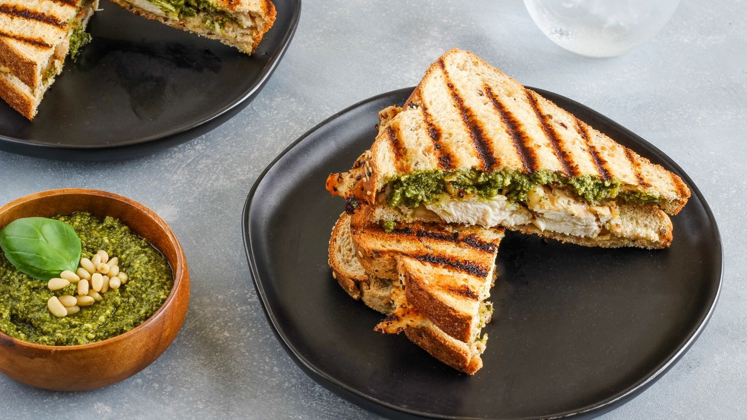 grilled chicken sandwich4k.jpg